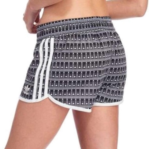 ♠️SOLD♠️ FARM RIO x ADIDAS ORIGINALS Pavao Shorts - Size M - RARE + Pristine - Picture 2 of 4